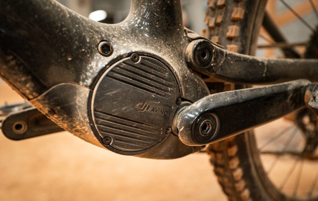 DJI-AVINOX-velo-electrique-vtt