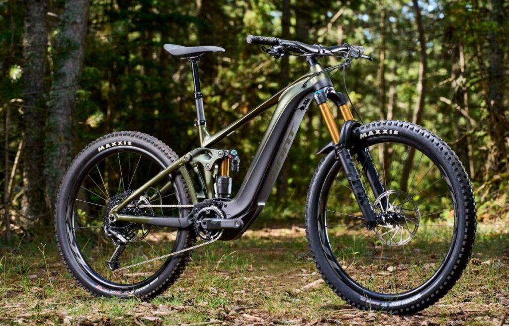 vtt-electrique-tout-suspendus-GIANT-Reign